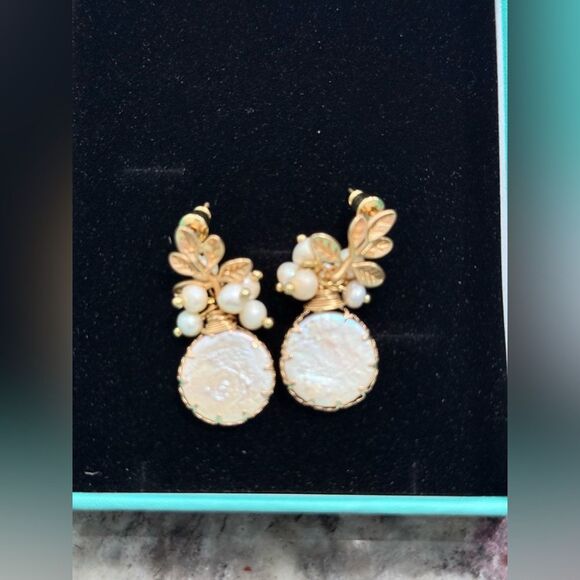 NEW Elexis Gold Plated Freshwater Baroque White Round Buttons Pearls Earrings - Picture 10 of 10